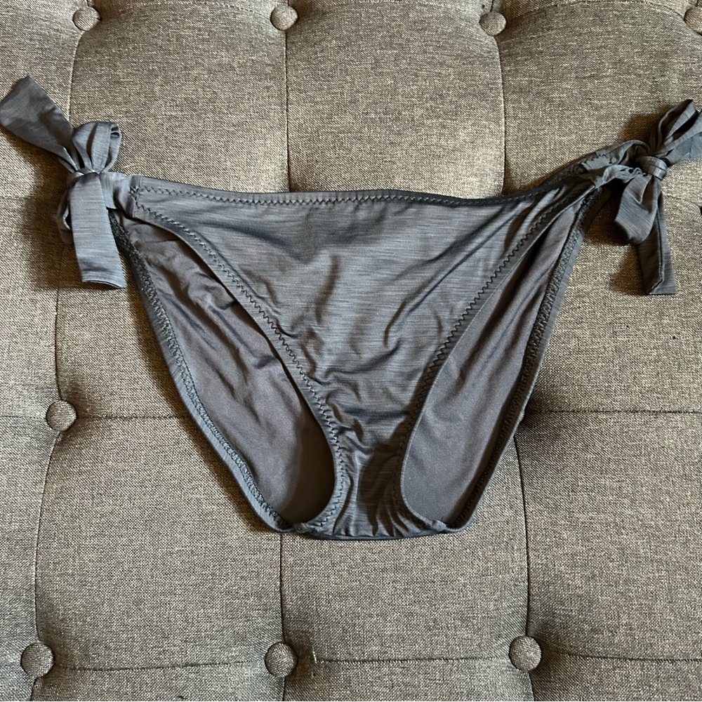 Betsey Johnson Layer Cake Bikini Bottom Sz L